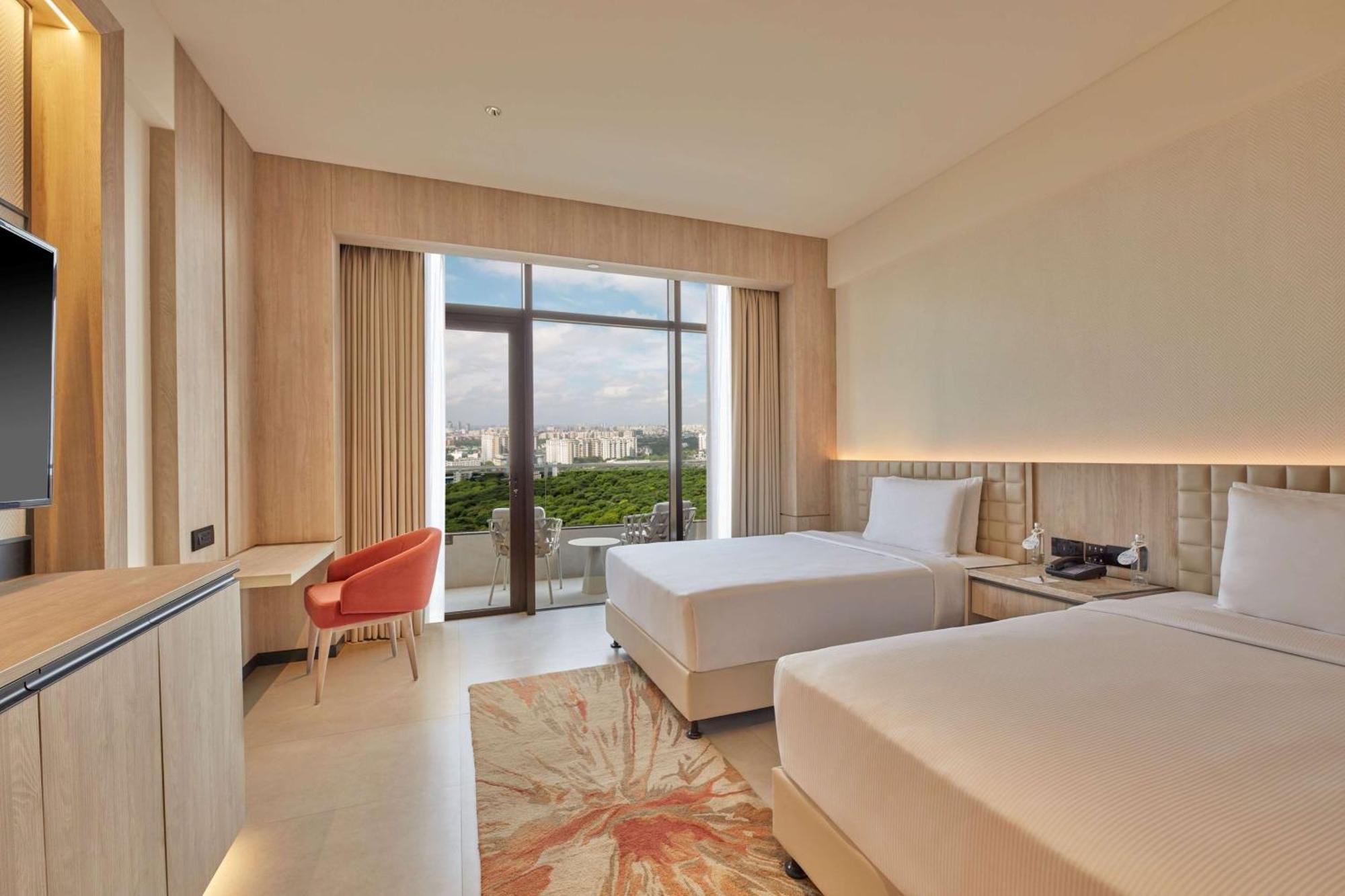 Hilton Gurugram Baani City Centre คูร์เคาน์ ภายนอก รูปภาพ