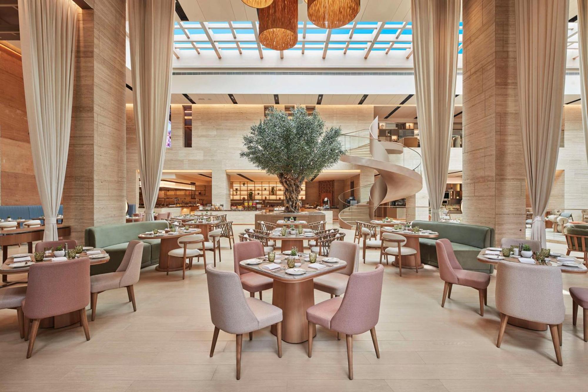 Hilton Gurugram Baani City Centre คูร์เคาน์ ภายนอก รูปภาพ