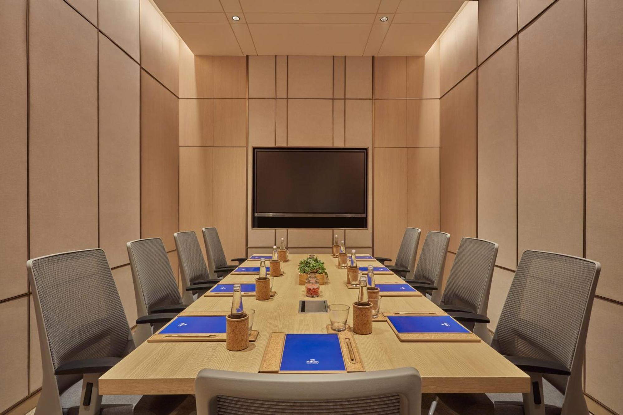 Hilton Gurugram Baani City Centre คูร์เคาน์ ภายนอก รูปภาพ