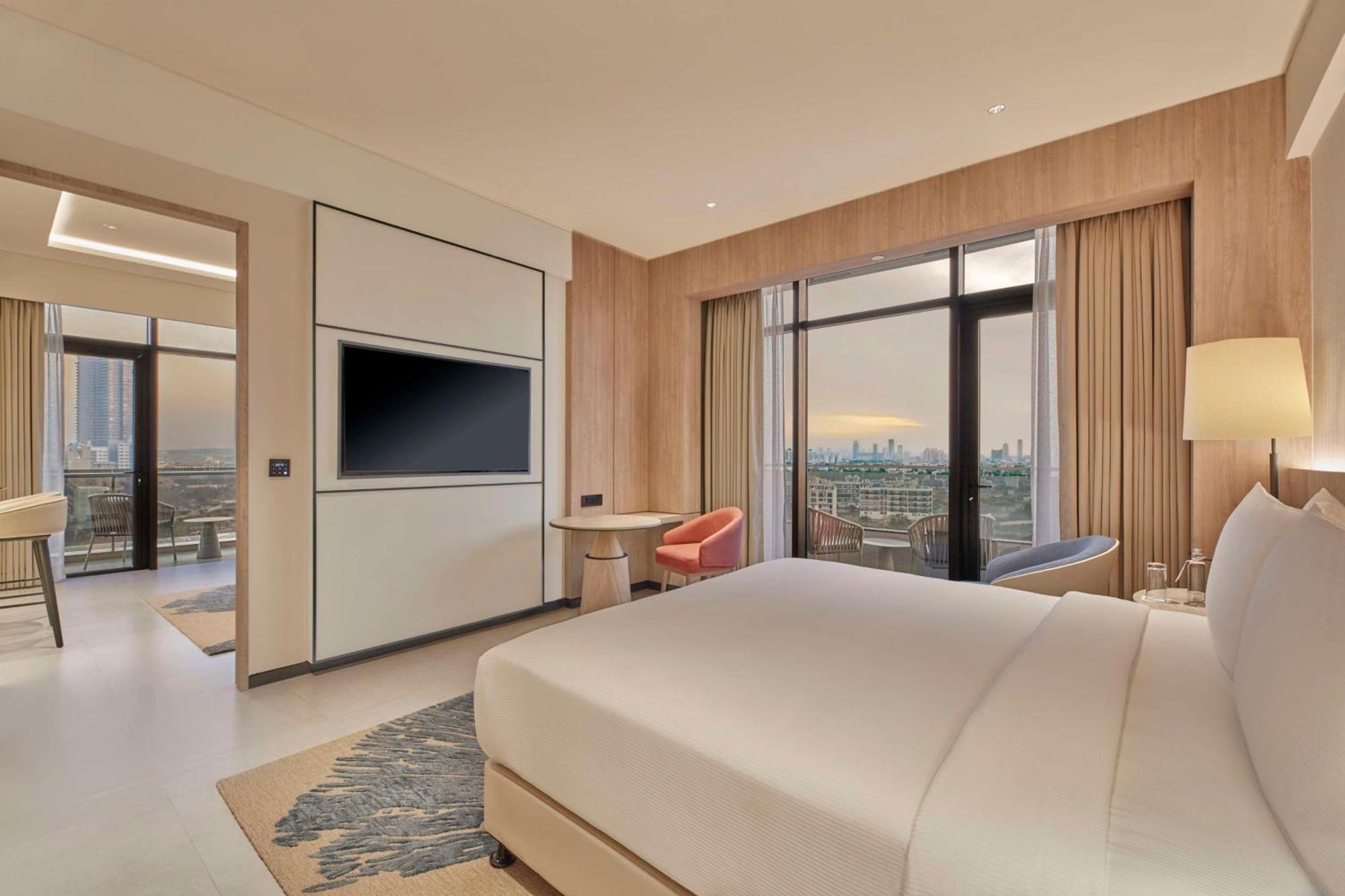 Hilton Gurugram Baani City Centre คูร์เคาน์ ภายนอก รูปภาพ