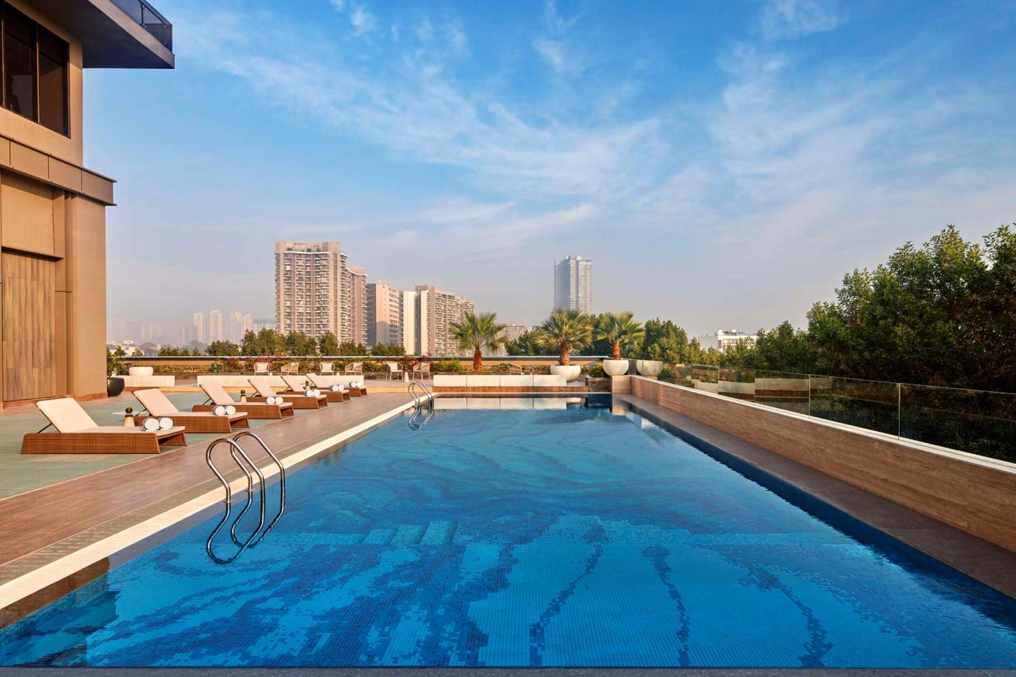 Hilton Gurugram Baani City Centre คูร์เคาน์ ภายนอก รูปภาพ