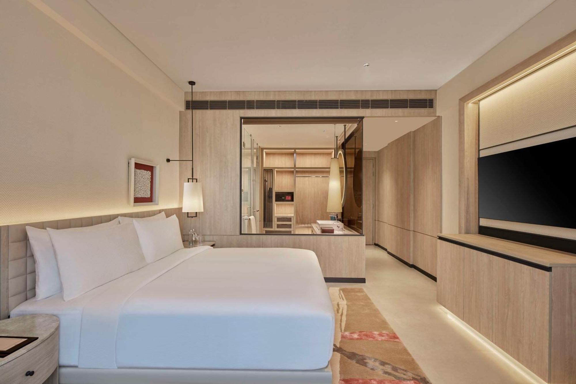 Hilton Gurugram Baani City Centre คูร์เคาน์ ภายนอก รูปภาพ